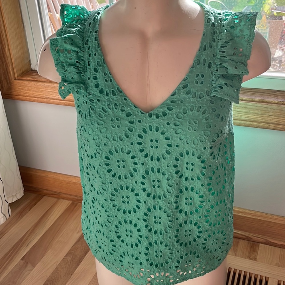 Lilly Pulitzer Sea foam green eyelet sleeveless top XXS like new